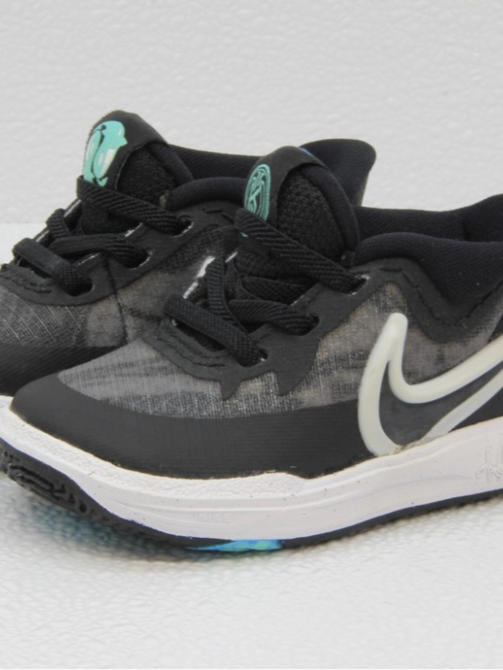 Nike Kids Black and Gray Sneakers